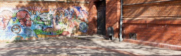 Protection anti-graffiti pour murs brique, pierre et béton